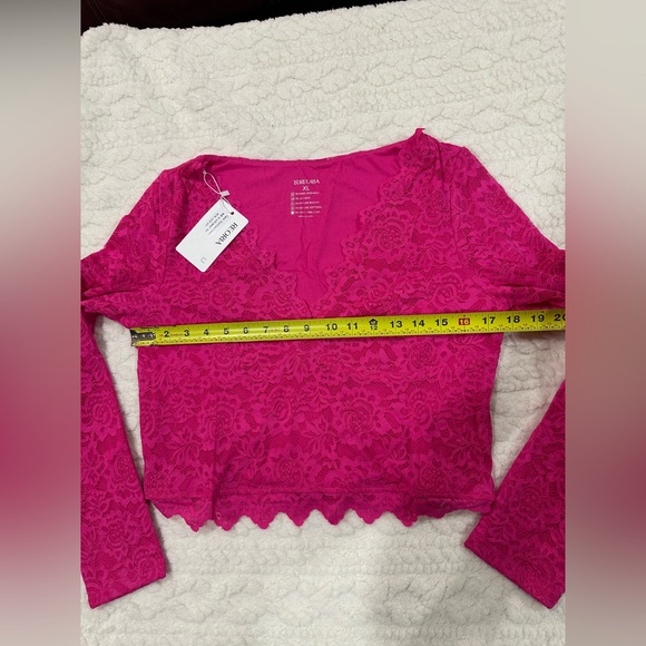 Elegant Pink Lace V-Neck Top - Picture 5 of 7